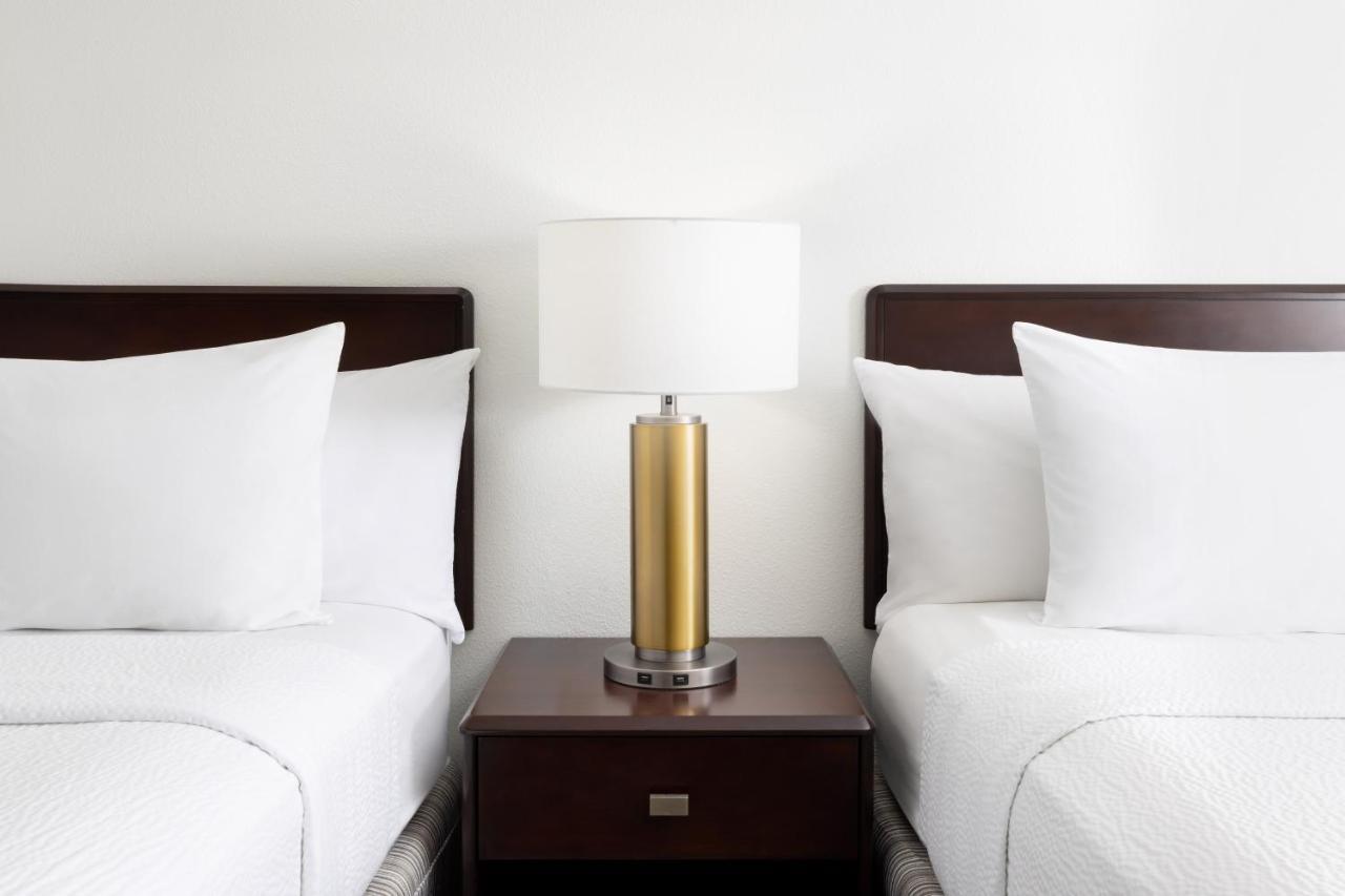 Springhill Hotel Fresno