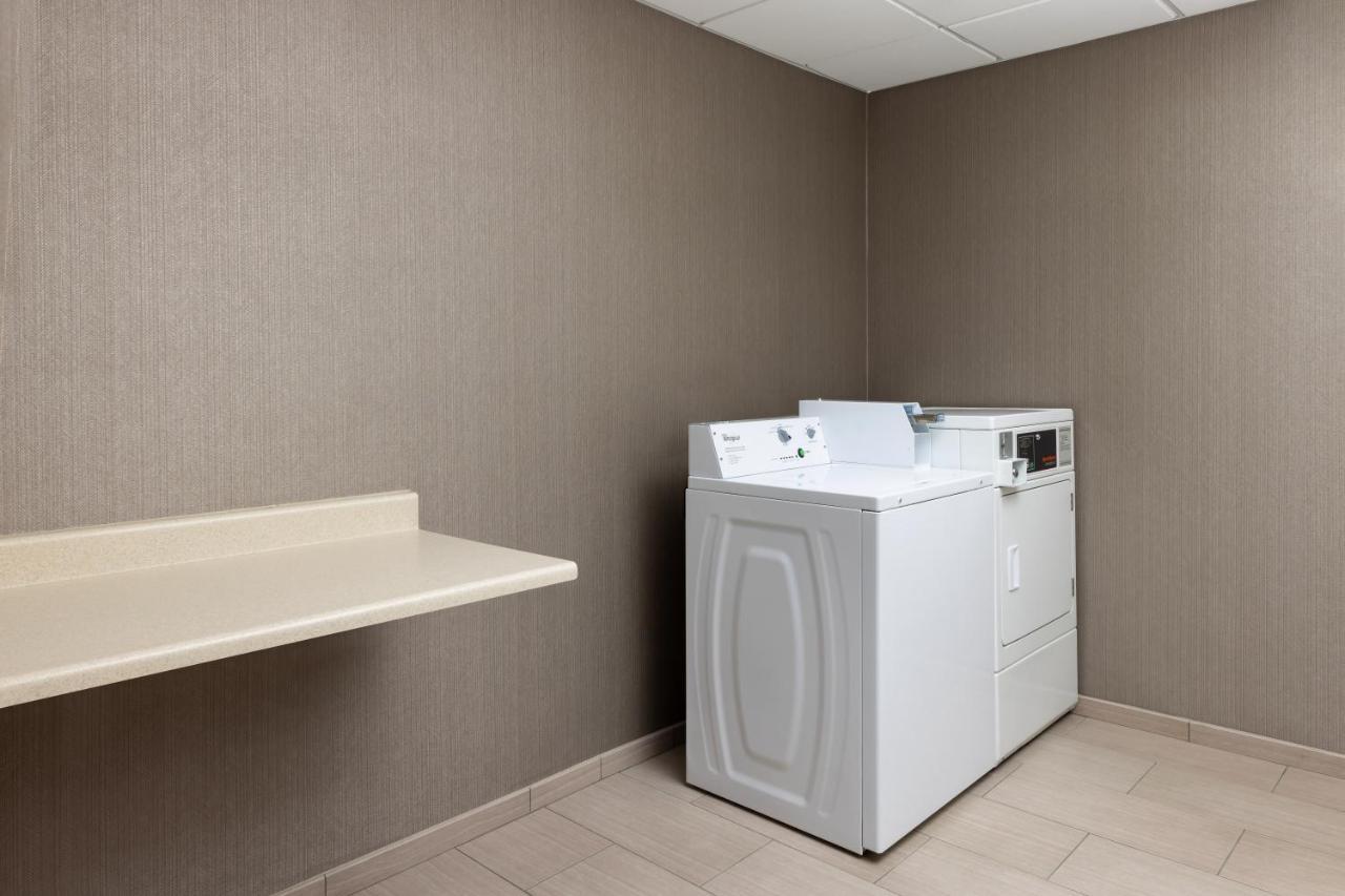 Hotel Springhill Fresno