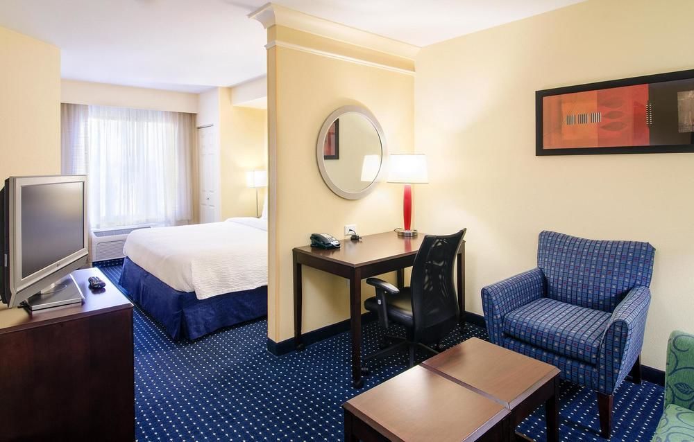 Hotel Springhill Fresno